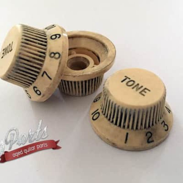 59PARTS /SET OF 3 HAND AGED FENDER NYLON KNOBS  IVORY/CREAM/ノブ/ビンテージパーツ/全国一律送料無料