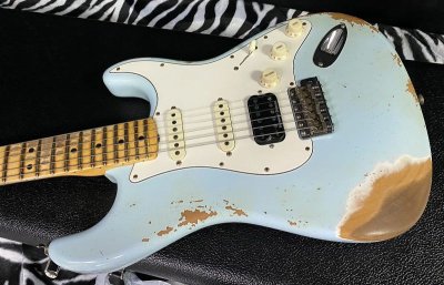 画像1: Fender Custom Shop 69 Heavy Relic Stratocaster HSS - Handwound PU's - Authorized Dealer - Aged Sonic Blue/新品/全国一律送料無料！