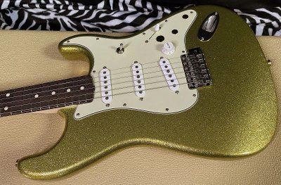 画像1: Fender Custom Shop Dick Dale Stratocaster - NOS - Chartreuse Sparkle/新品/全国一律送料無料！
