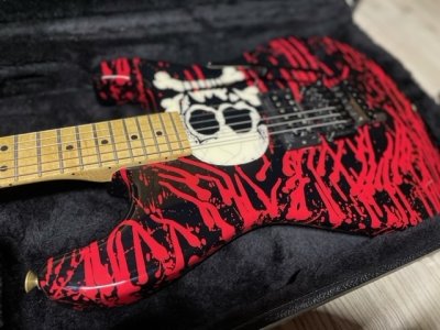 画像1: Charvel Warren DeMartini USA Signature Blood and Skulls/シャーベル カスタムショップ/中古・美品/全国一律送料無料！